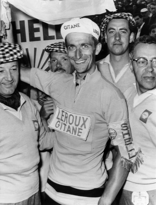 Tommy Simpson wears the leader's yellow jersey