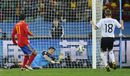 Toni Kroos forces Iker Casillas into a save