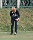 Jack Nicklaus putts on the 18th