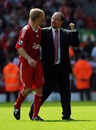 Rafael Benitez congratulates Dirk Kuyt