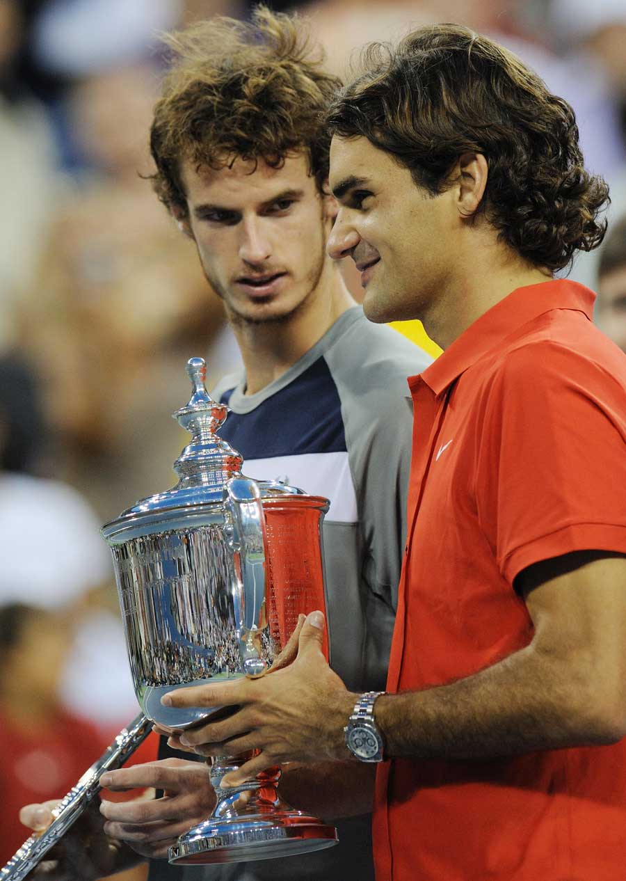 Andy Murray congratulates Roger Federer on his win
