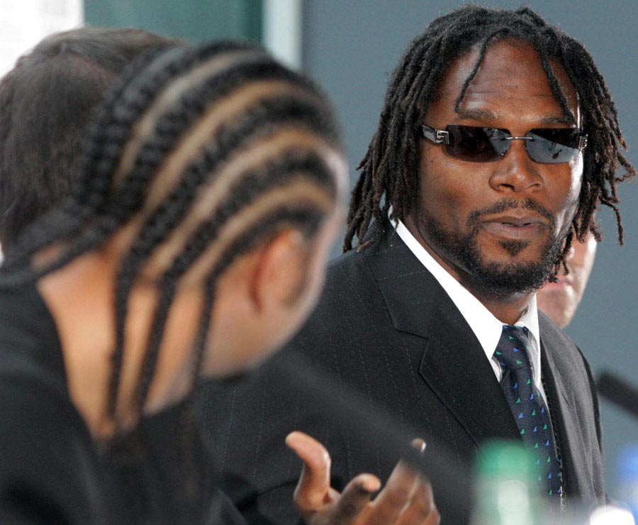 Audley Harrison and David Haye stare each other down 