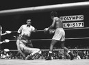 Lupe Pintor knocks out British boxer Johnny Owen