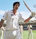 Alastair Cook acknowledges the applause
