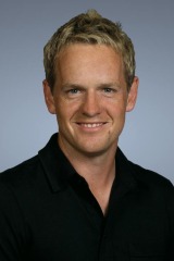 Luke Donald poses for his profile picture for the 2010 PGA Tour