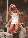 Martin Bayfield catches the ball from the lineout