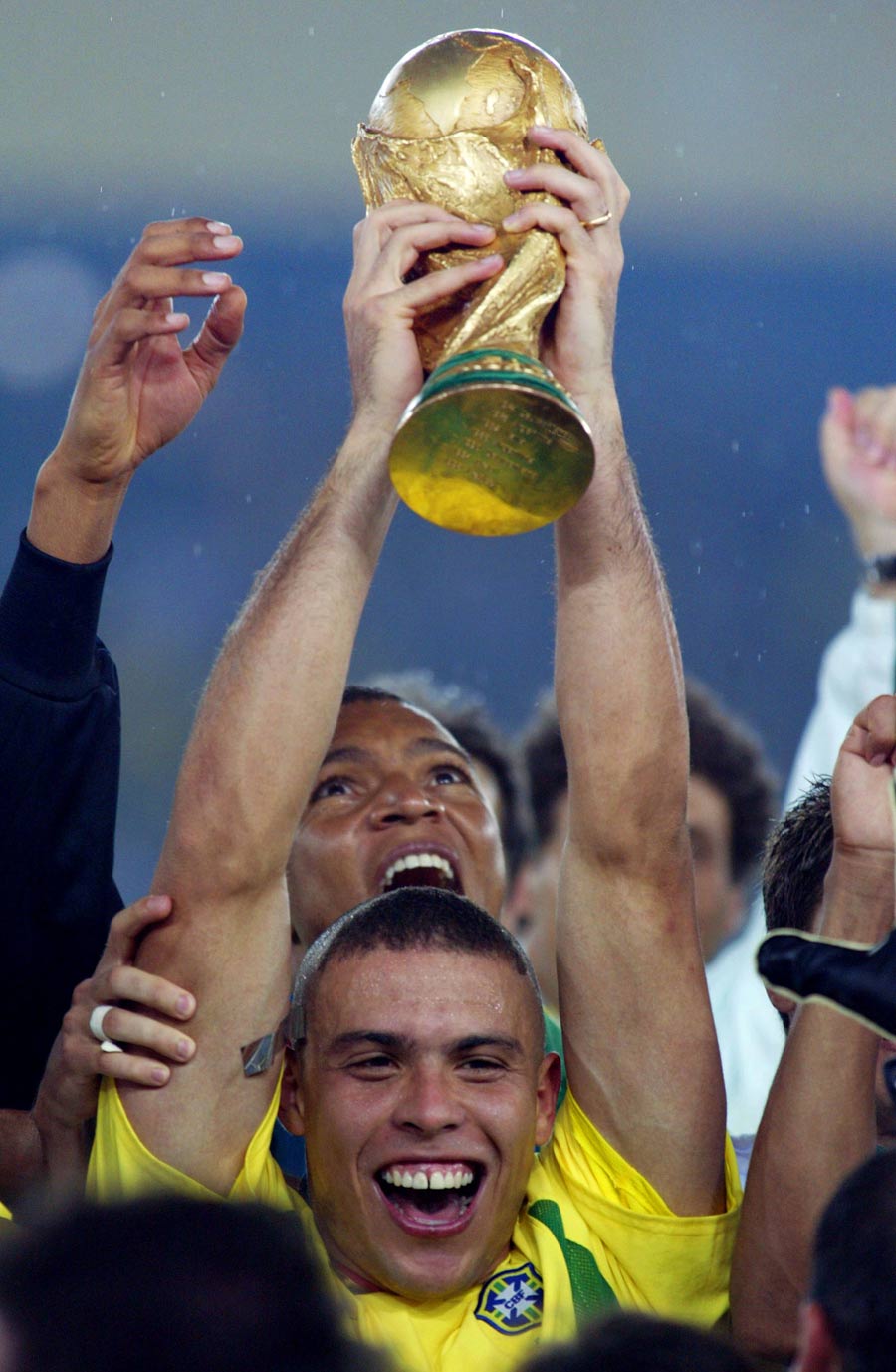 Ronaldo lifts the World Cup trophy