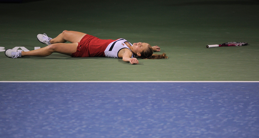 Anna Chakvetadze collapses 
