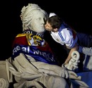 Real Madrid goalkeeper Iker Casillas kisses the Cibeles statue 