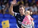 Charlie Hodgson says farewell to the Sale supporters