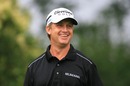 David Toms acknowledges the crowd after making a putt
