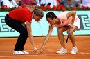 Francesca Schiavone argues a point with the umpire
