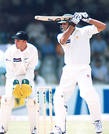Inzamam square drives on his way to 329