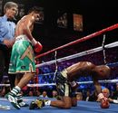 Amir Khan knocks out Zab Judah in the fifth round