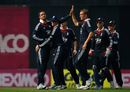 Kevin Pietersen runs out Aftab Ahmed as wickets start to fall