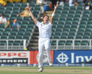 Dale Steyn appeals successfully for the wicket of Usman Khawaja 
