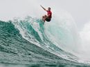 Dan Ross advances in the VANS World Cup of Surfing