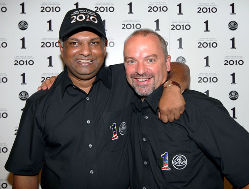 Tony Fernandes and Mike Gascoyne at the Singapore Grand Prix