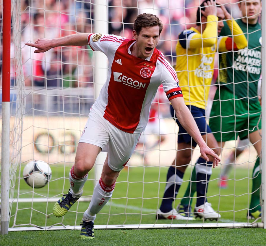 Jan Vertonghen celebrates his goal