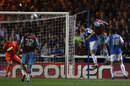 Ricardo Vaz Te climbs high to head home for West Ham