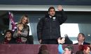 Stiliyan Petrov salutes the crowd at Villa Park