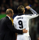 Roberto Di Matteo gives his instructions to Fernando Torres