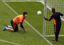 Petr Cech takes part in a training drill