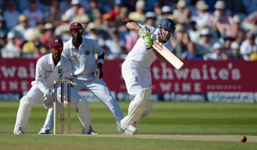 Andrew Strauss got into his stride to pass fifty for the second time in the series