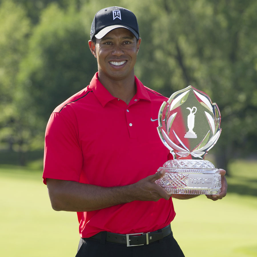 Tiger Woods celebrates his tournament victory