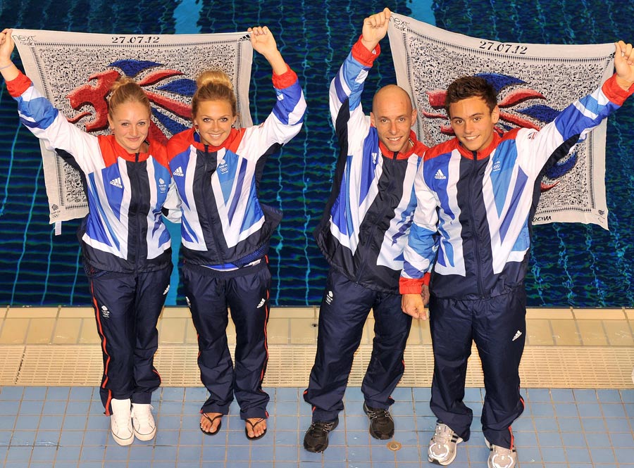 GB Olympic diving team members pose for photos