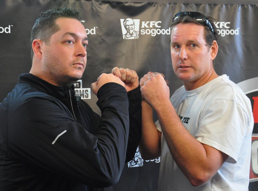 New Zealand cricketer Jesse Ryder and sports broadcaster Mark Watson at a press conference