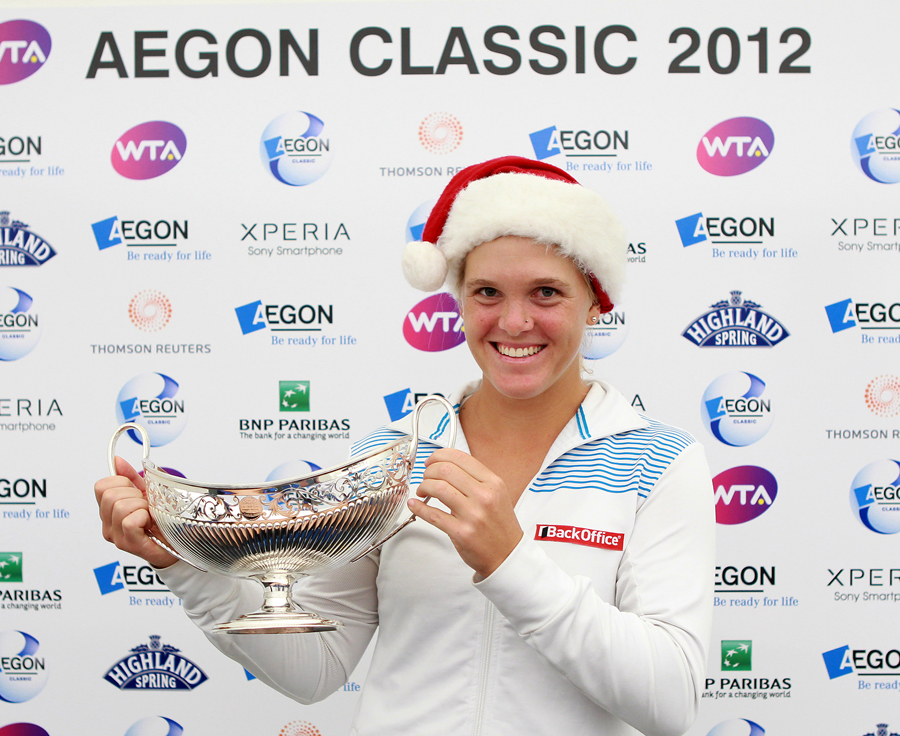 Melanie Oudin with the AEGON Classic trophy
