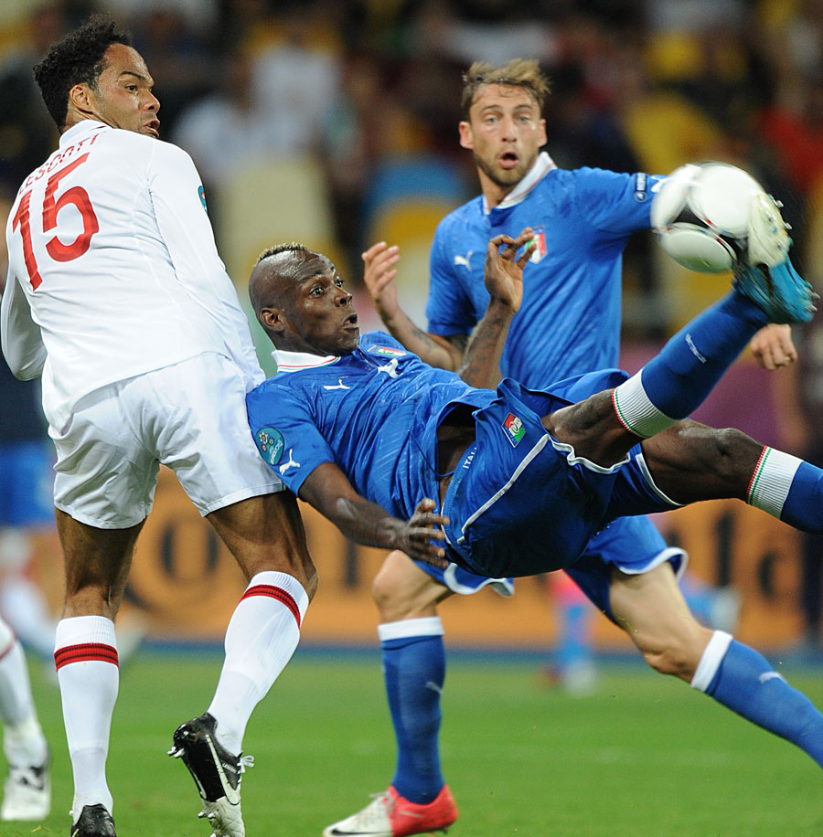 Mario Balotelli goes for an overhead kick