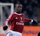Clarence Seedorf plays a pass