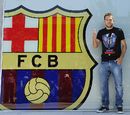 Jordi Alba gestures upon arrival at the club's office in Barcelona