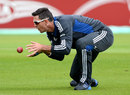 Kevin Pietersen sets himself for a catch