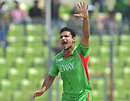 Mashrafe Mortaza celebrates the wicket off Nasir Jamshed