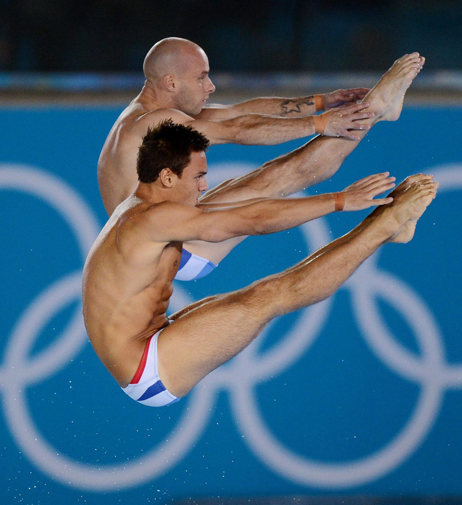 Tom Daley and Pete Waterfield in sync