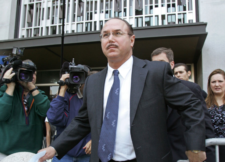 Victor Conte leaves court