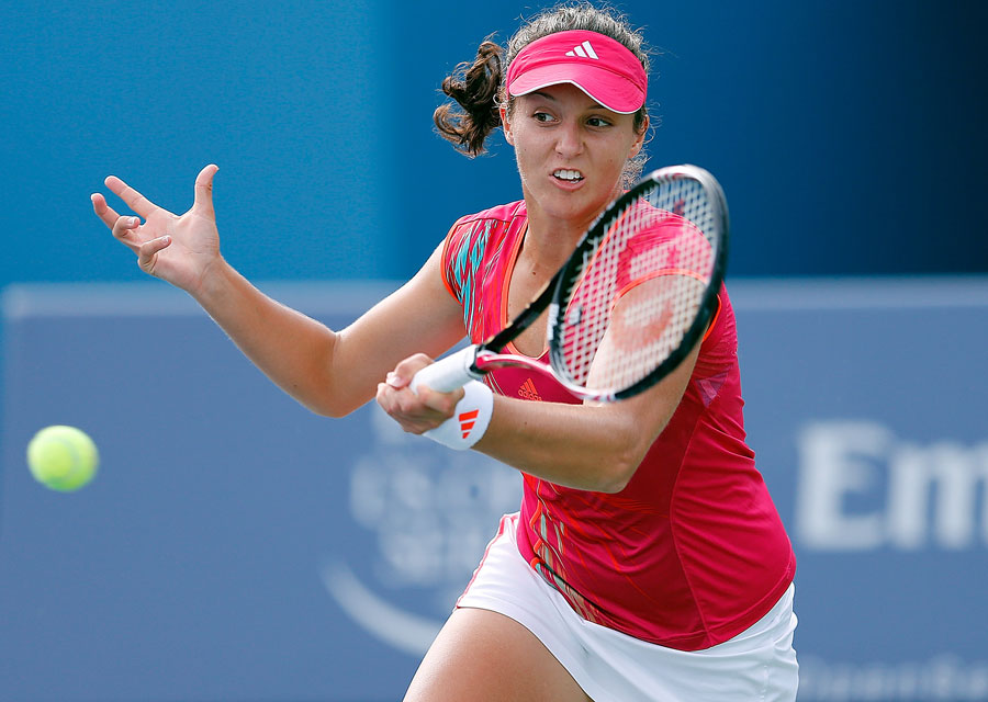 Laura Robson hits a forehand