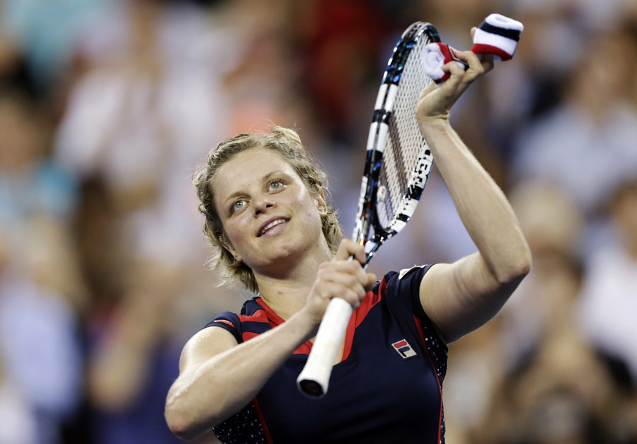 Kim Clijsters salutes the crowd