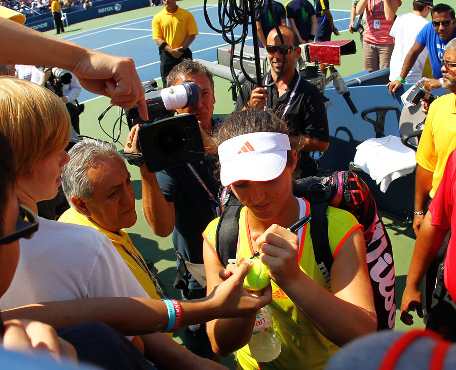Laura Robson is mobbed by fans