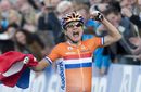Marianne Vos crosses the finish line to win the women's road race