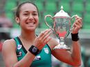 Heather Watson holds the trophy