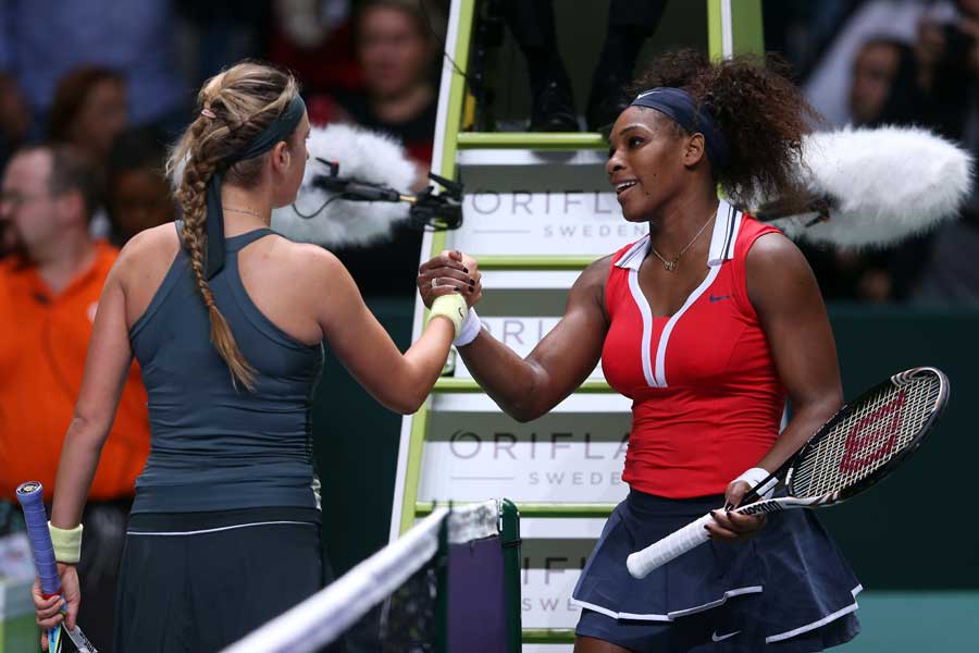 Victoria Azarenka and Serena Williams shake hands