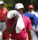 Tiger Woods towels himself down