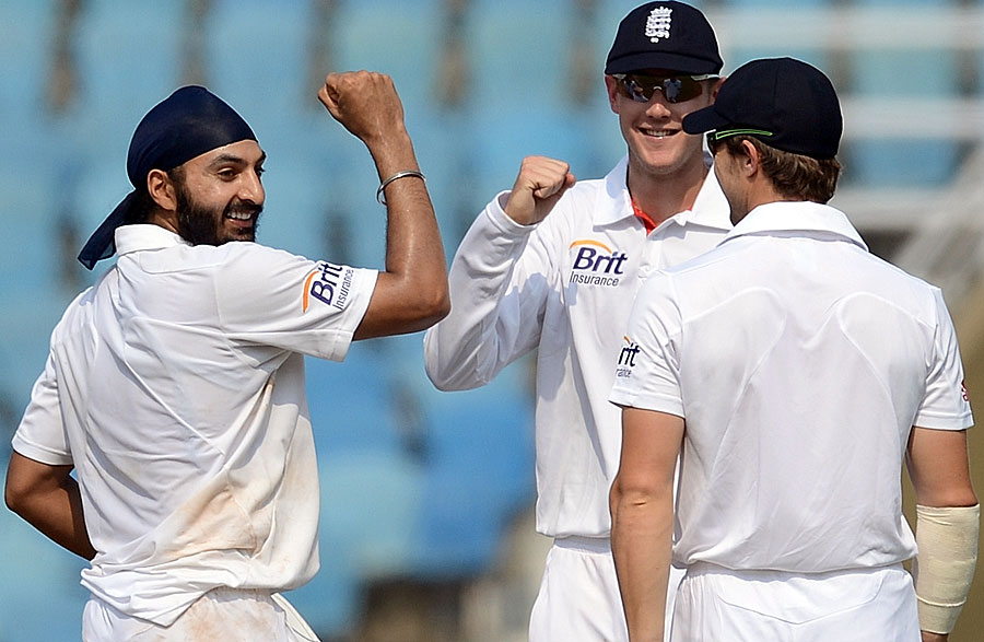 Monty Panesar finished with 3 for 64