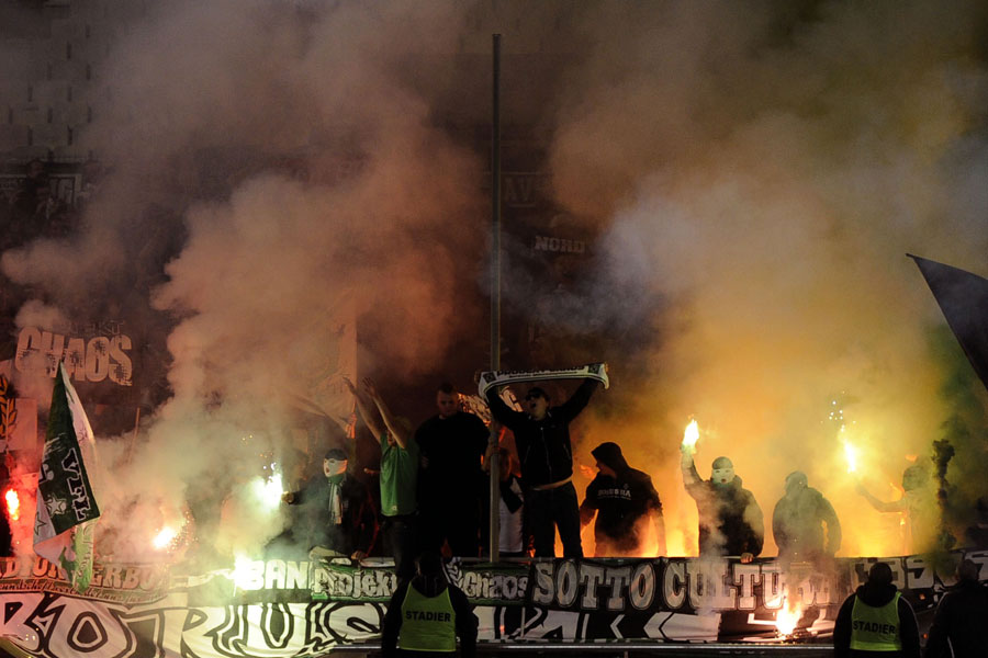 Borussia Monchengladbach fans set off fireworks