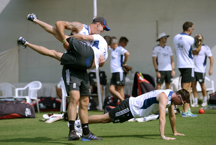Kevin Pietersen fools around with team masseuse Mark Saxby 