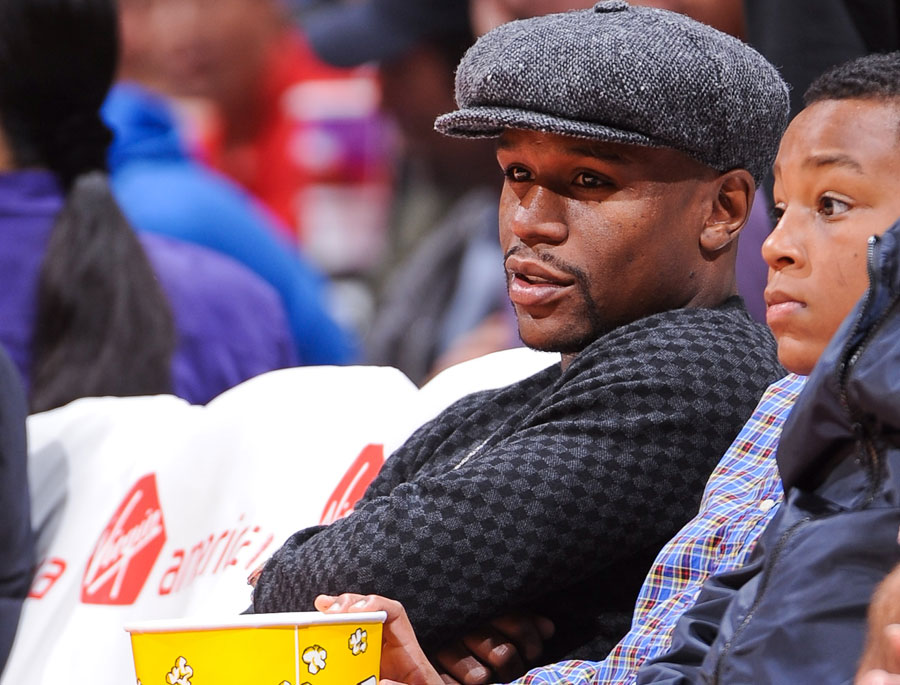 Floyd Mayweather Jr attends a game